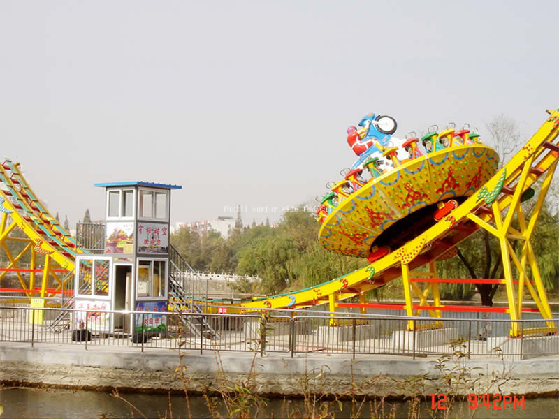 Perfect thrill attraction flying UFO ride