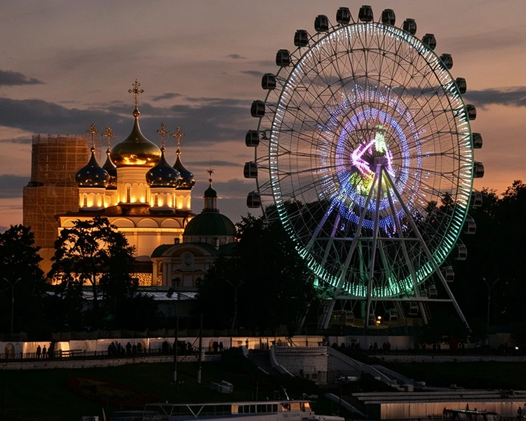 BestonRides установила 50-метровое колесо обозрения в Твери (Россия)
